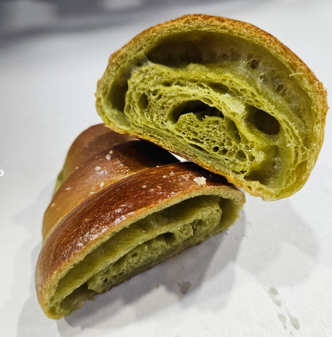 Matcha Salted Butter Bun 녹차 소금빵